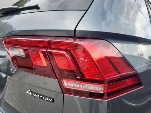 Used 2022 Volkswagen Tiguan SEL R-Line AWD/4WD image 31