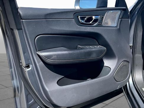 Used 2019 Volvo XC60 T8 Inscription w/ Advanced Package AWD/4WD image 21
