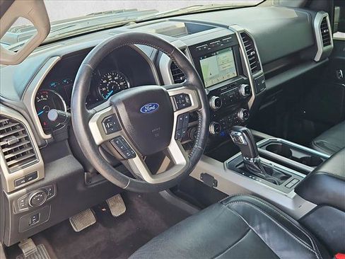 Used 2017 Ford F150 Lariat w/ Equipment Group 502A Luxury AWD/4WD image 8
