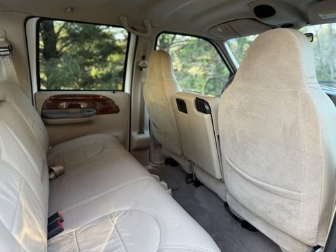 Used 2000 Ford F250 Lariat image 24