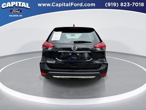 Used 2018 Nissan Rogue S image 7