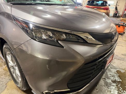 Certified 2024 Toyota Sienna XLE FWD image 28