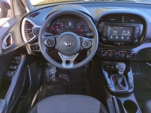 Certified 2021 Kia Soul S image 16