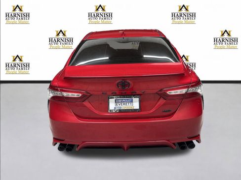 Used 2019 Toyota Camry XSE image 4