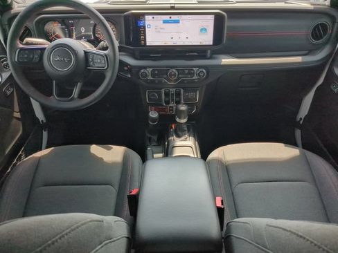 Used 2024 Jeep Wrangler Unlimited Rubicon AWD/4WD image 16