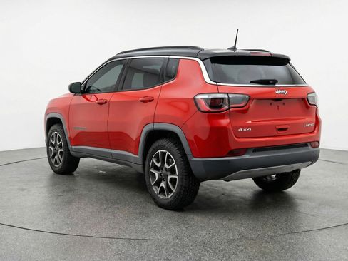 Used 2025 Jeep Compass Trailhawk image 6