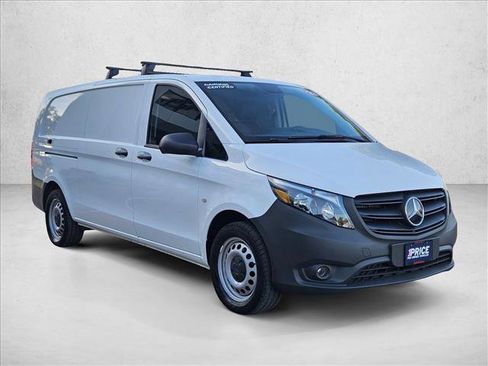 Used 2023 Mercedes-Benz Metris image 3