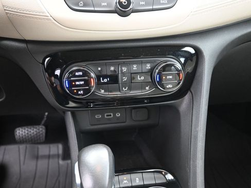 Used 2023 Buick Encore GX Select image 16