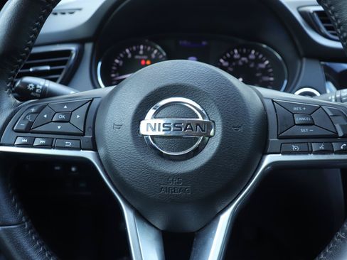 Used 2018 Nissan Rogue SV FWD image 24