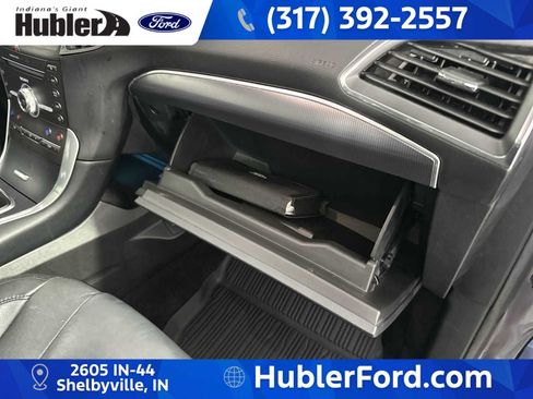 Used 2018 Ford Edge Titanium w/ Equipment Group 301A AWD/4WD image 25