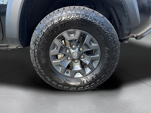 Used 2023 Toyota Tacoma TRD Off-Road image 2