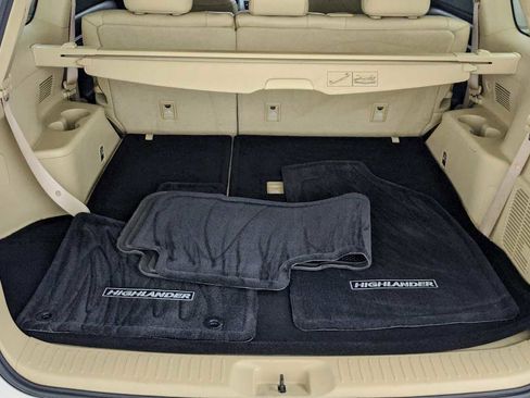 Used 2017 Toyota Highlander Limited image 28