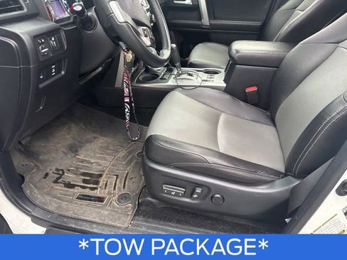 Used 2016 Toyota 4Runner SR5 Premium image 9