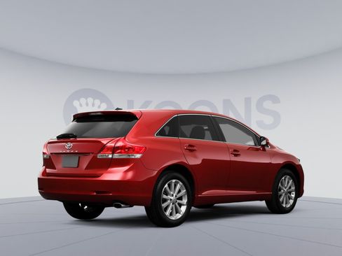 Used 2023 Toyota Venza XLE AWD/4WD image 4