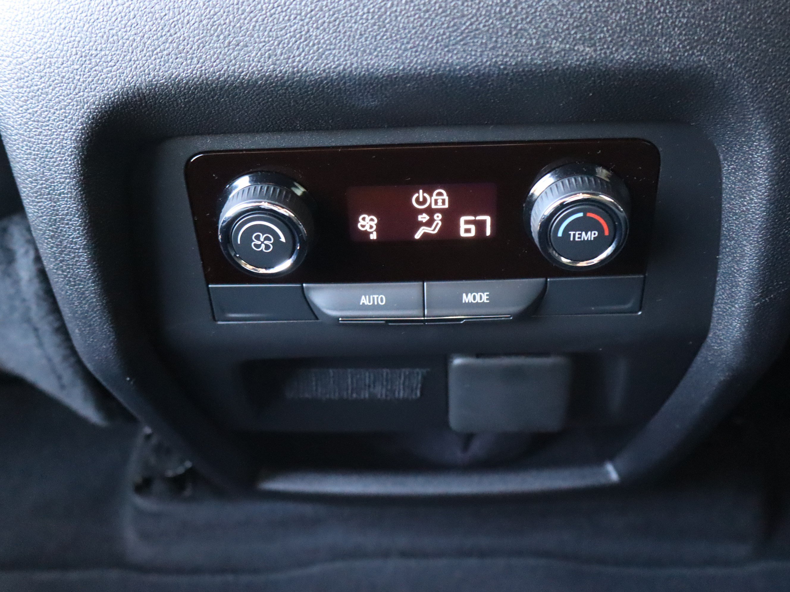 Used 2024 Chevrolet Traverse LT w/ Midnight/Sport Edition FWD image 12
