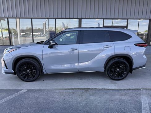 Used 2025 Toyota Highlander XSE image 7