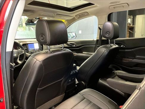 Used 2023 GMC Acadia Denali w/ Denali Ultimate Package image 23