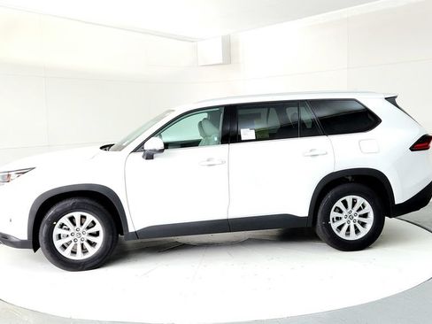 New 2026 Toyota Grand Highlander AWD image 3