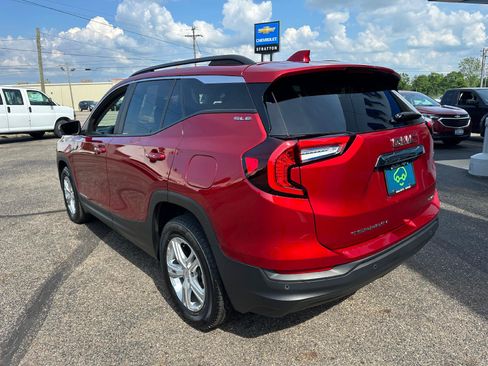 Certified 2022 GMC Terrain SLE w/ Driver Convenience Package AWD/4WD image 7