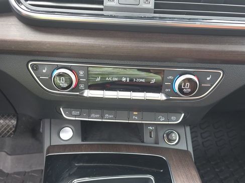 Used 2023 Audi Q5 2.0T Premium w/ Convenience Package AWD/4WD image 20