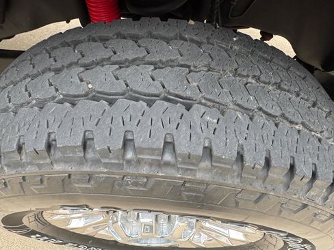 Used 2017 Ford F250 XLT w/ XLT Premium Package image 37