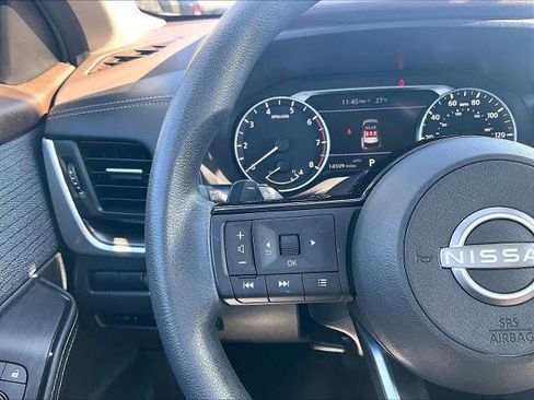 Certified 2023 Nissan Rogue SV image 22