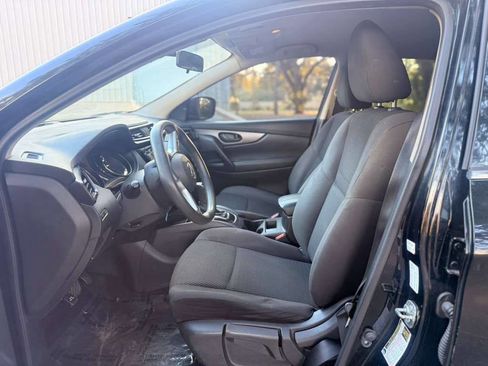 Used 2019 Nissan Rogue Sport S image 10