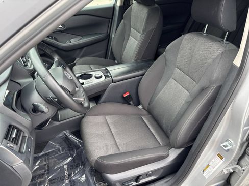 Used 2025 Nissan Rogue SV AWD/4WD image 33