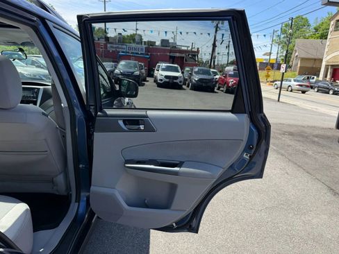 Used 2013 Subaru Forester 2.5X Premium AWD/4WD image 43
