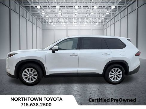 Used 2025 Toyota Grand Highlander AWD image 4