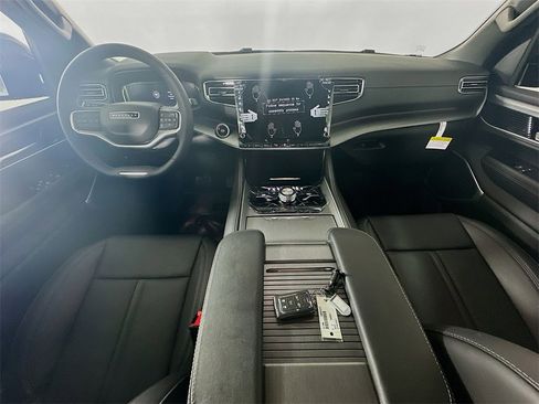 New 2025 Jeep Wagoneer L Series II w/ Convenience Group I image 9