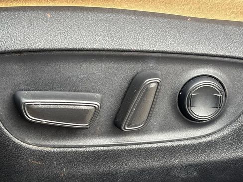 Used 2023 Toyota RAV4 XLE Premium image 8