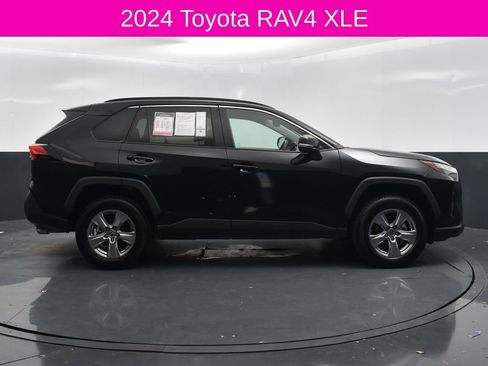 Used 2024 Toyota RAV4 XLE FWD image 4