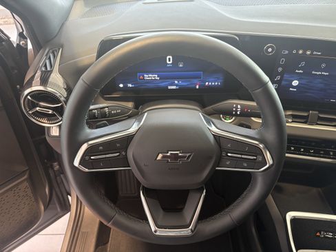 Used 2025 Chevrolet Equinox LT w/ Convenience Package II image 10