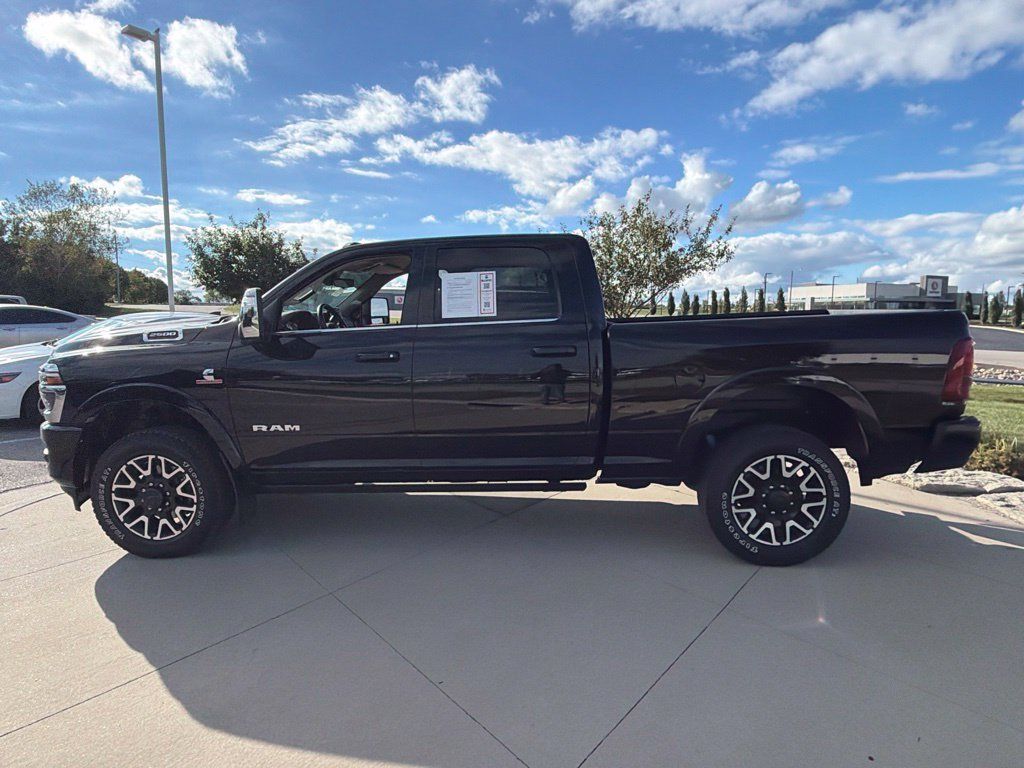 Used 2025 RAM 2500 Limited AWD/4WD image 5