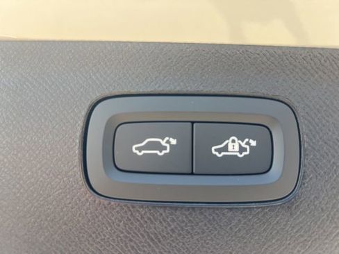 New 2026 Volvo XC90 T8 Ultra w/ Protection Package Premier image 28
