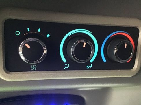 Used 2021 GMC Savana 2500 image 38