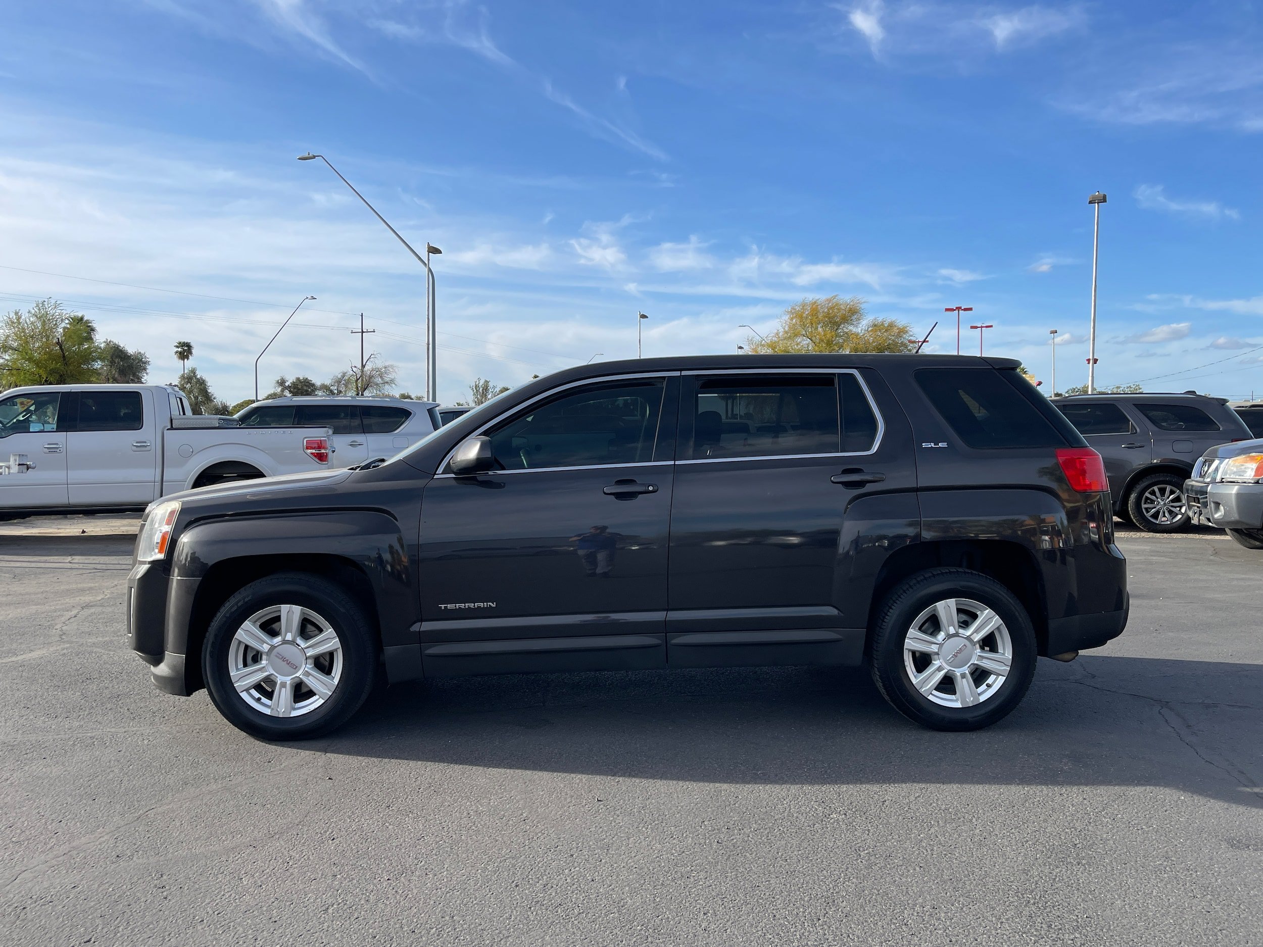 Used 2015 GMC Terrain SLE FWD image 2