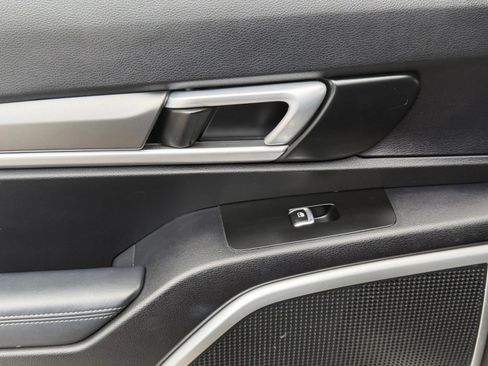 Used 2020 Kia Telluride S w/ S 8 Passenger Seating Package FWD image 31