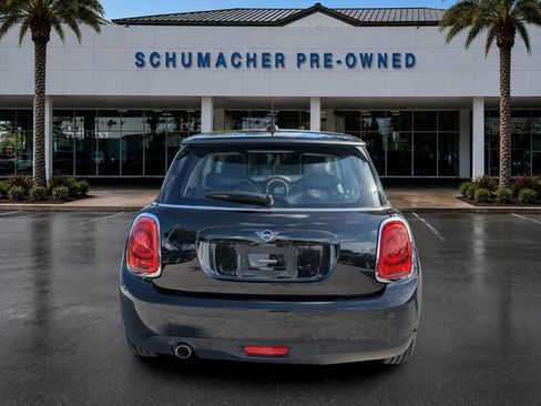Used 2021 MINI Cooper 2-Door Hardtop FWD image 6