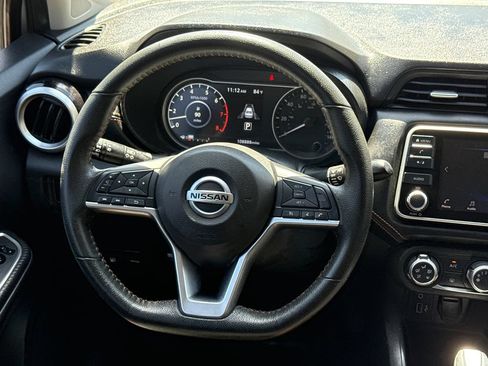 Used 2021 Nissan Versa SR FWD image 11