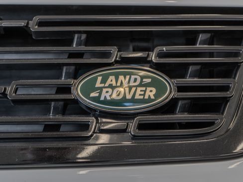 Used 2025 Land Rover Range Rover Sport SE image 5