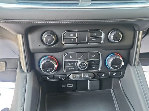 Used 2024 Chevrolet Tahoe Z71 w/ Luxury Package AWD/4WD image 15
