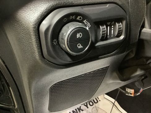 Used 2022 Jeep Gladiator Overland w/ Popular Equipment Package image 23