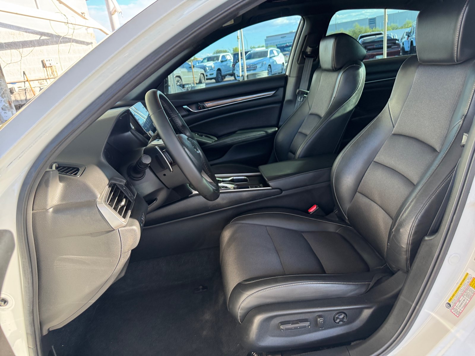 Used 2022 Honda Accord Sport image 9