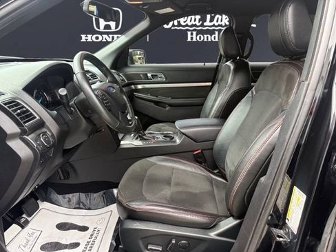Used 2018 Ford Explorer XLT w/ Equipment Group 202A FWD image 9