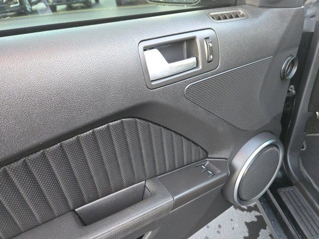 Used 2012 Ford Mustang Shelby GT500 RWD image 21