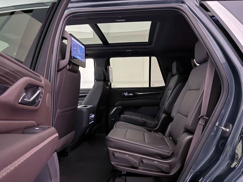 Used 2021 GMC Yukon Denali w/ Denali Premium Package image 22