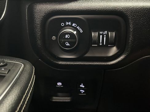 Used 2022 RAM 1500 Laramie AWD/4WD image 31