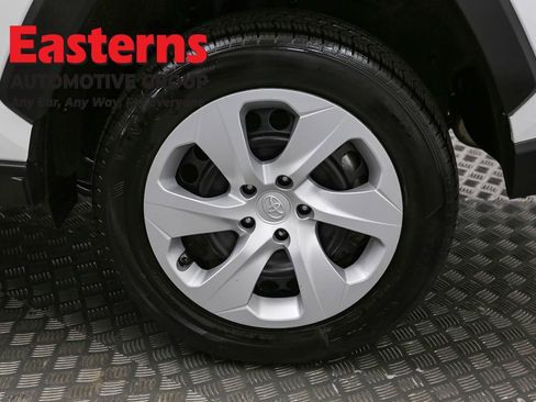 Used 2024 Toyota RAV4 LE image 33